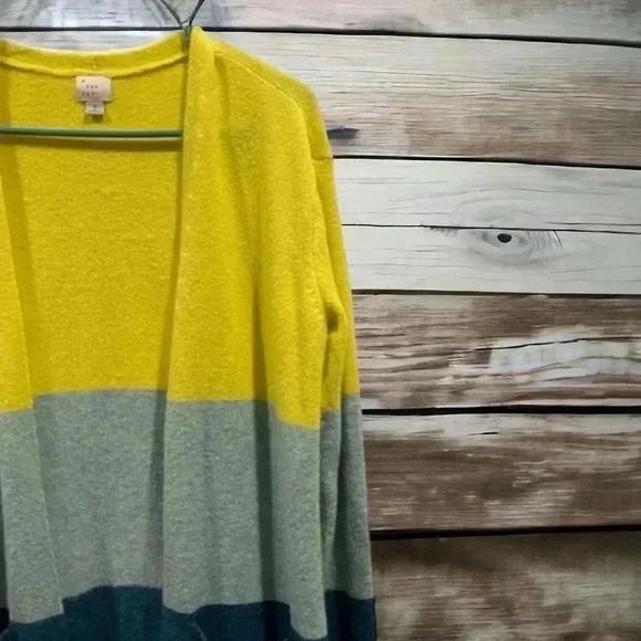 Women’s size small “A New Day” cardigan.  Multicolored. Oversized pockets - Picture 2 of 2